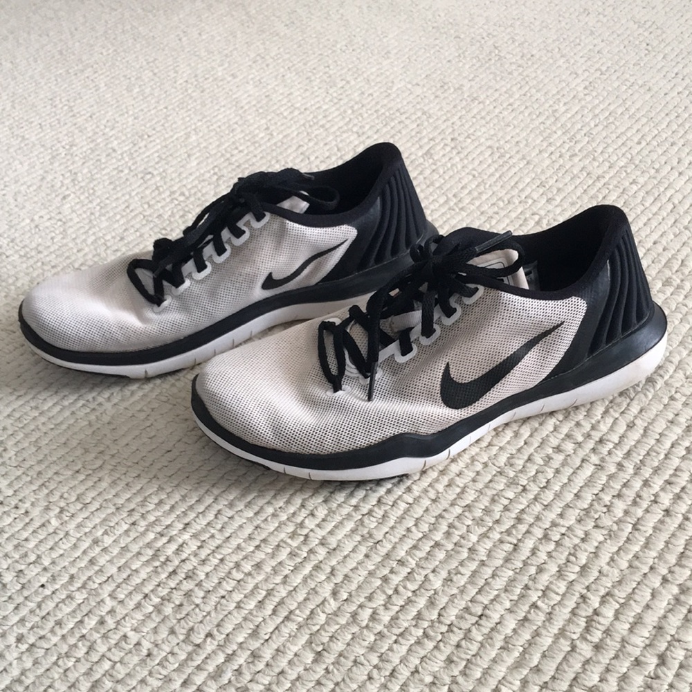 Nike Flex Supreme TR5 running shoes